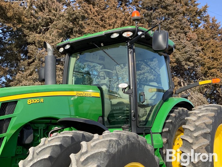 2010-john-deere-8320r-image-19