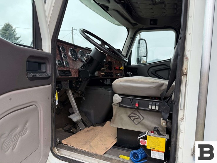 2001-international-9200-image-49