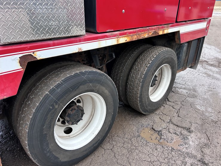 #1690-•-2013-international-7500-6x4-hydro-excavation-truck-image-19