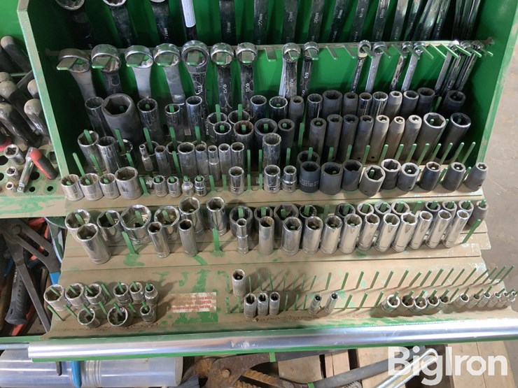 john-deere-toolbox-&-tools-image-10