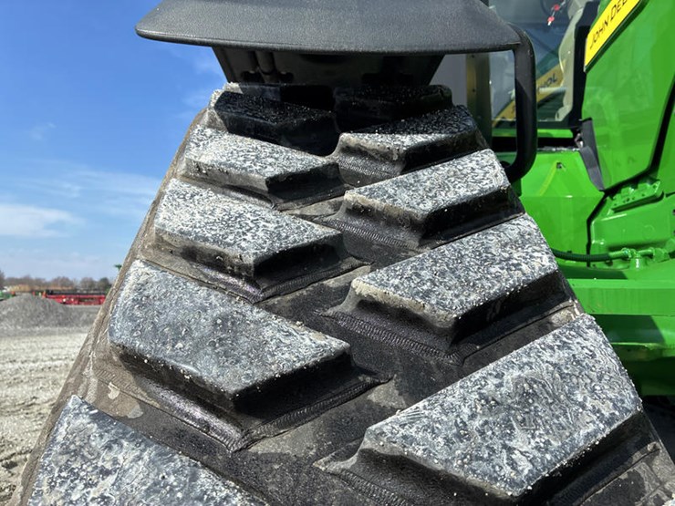 2023-john-deere-8rx-370-image-48