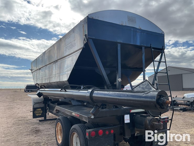 2001-magnolia-trailer-image-12