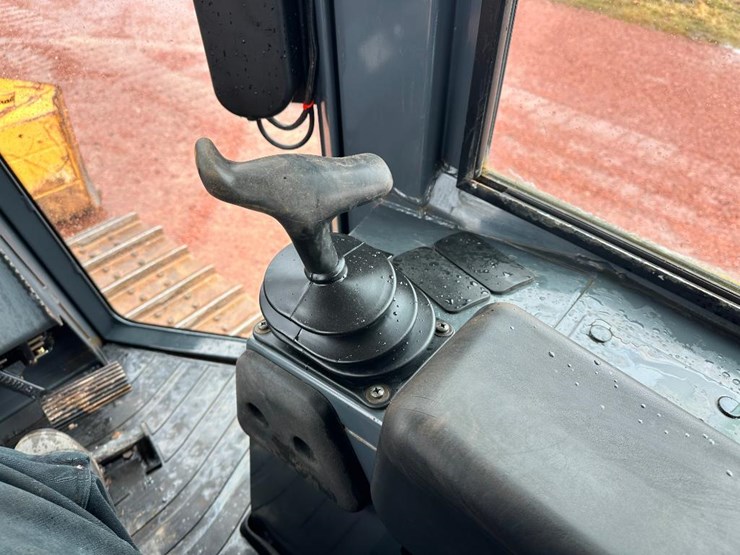 2012-deere-450j-lt-image-53