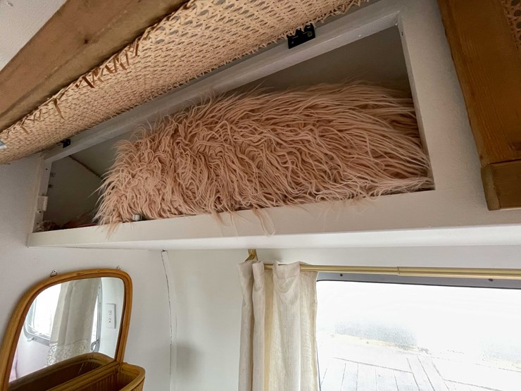 #1435-•-1978-airstream-land-yacht-31'---fully-remodeled,-road-ready-(has-wi-title)-(of)-image-47