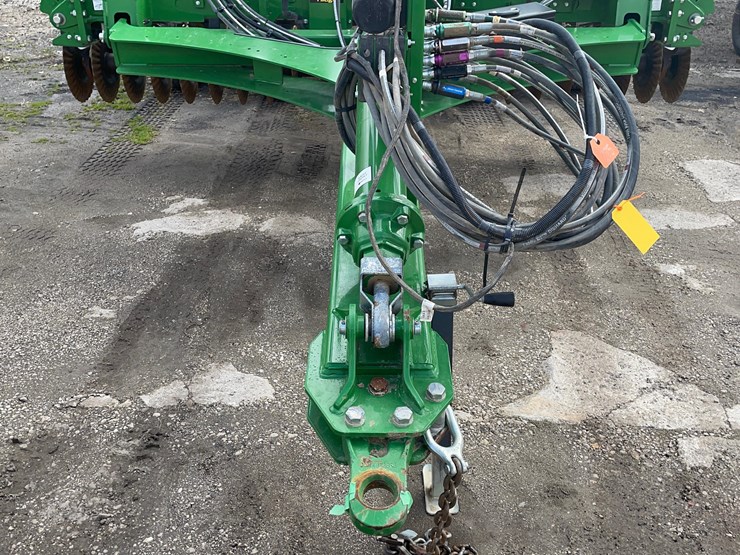 2022-john-deere-2660vt-image-16