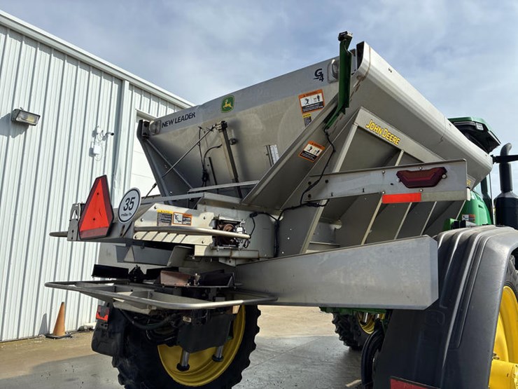 2022-john-deere-600r-image-28