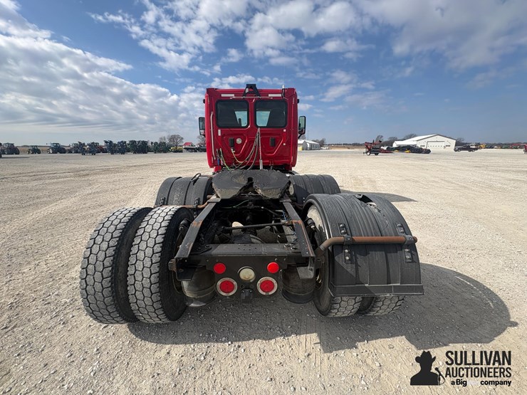 2015-freightliner-cascadia-113-image-6