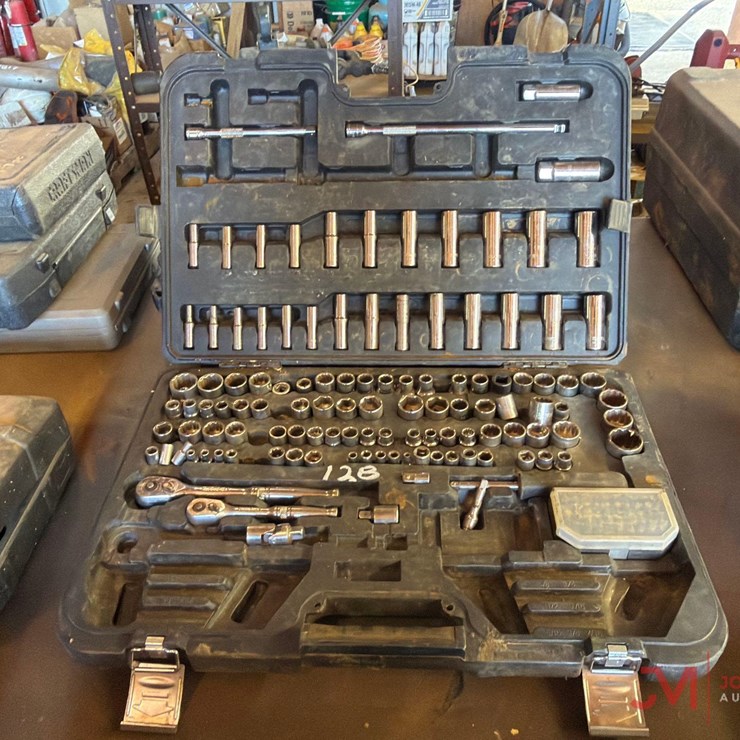 KLUTCH 1/4" - 1/2" DRIVE SOCKET SET W/ CASE