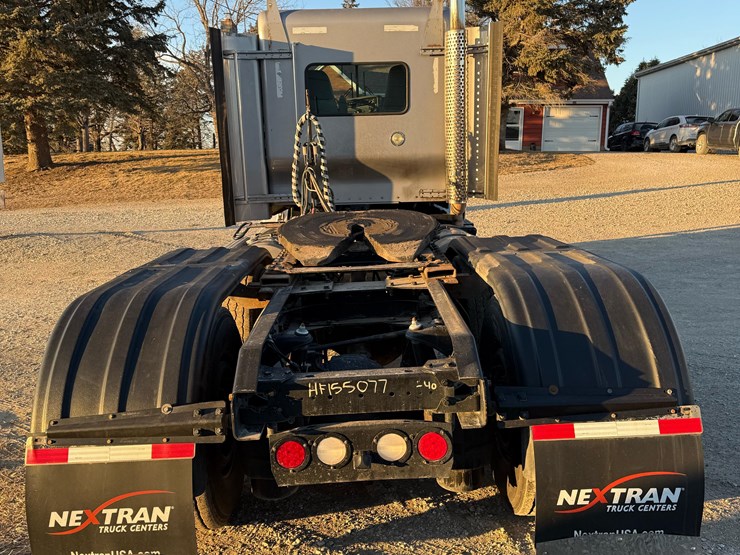 2017-kenworth-t800-image-6