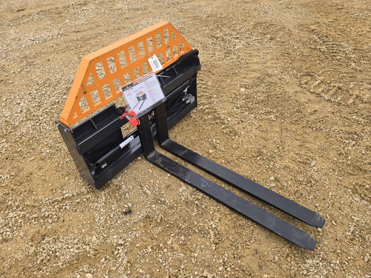 #8094-•-new-landhonor-48"-skid-steer-pallet-forks-image-1