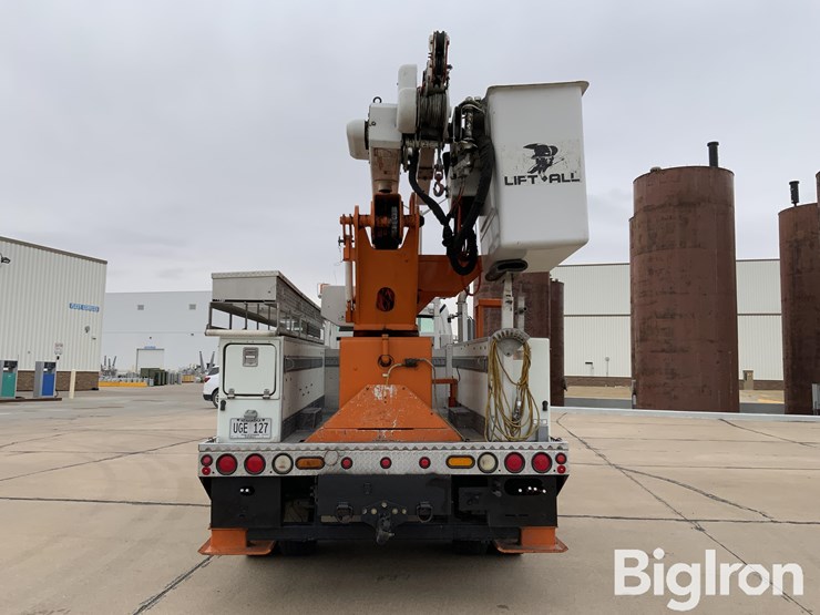 2006-freightliner-m2-106-image-6