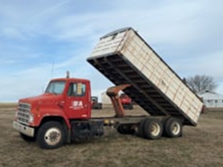 1985-international-s2300-image-63