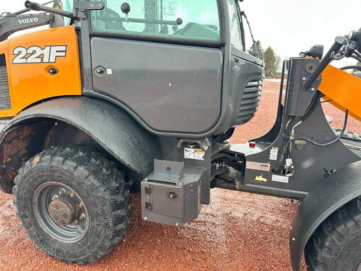 2022-case-221f-image-13