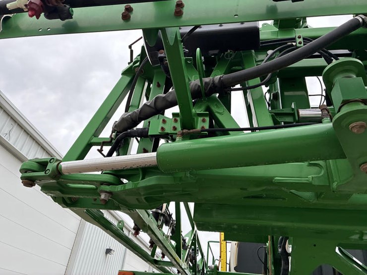 2015-john-deere-r4038-image-38