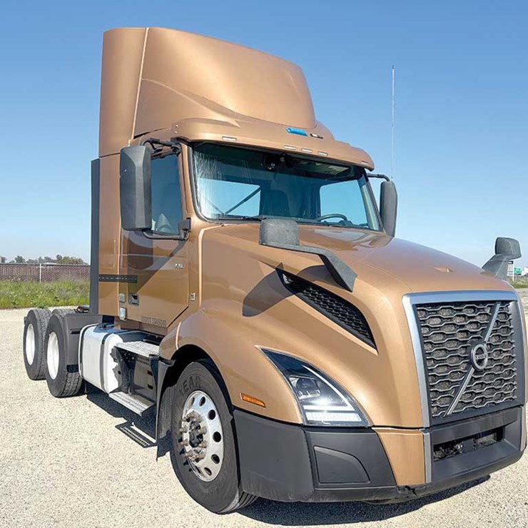 2022 VOLVO VNL300