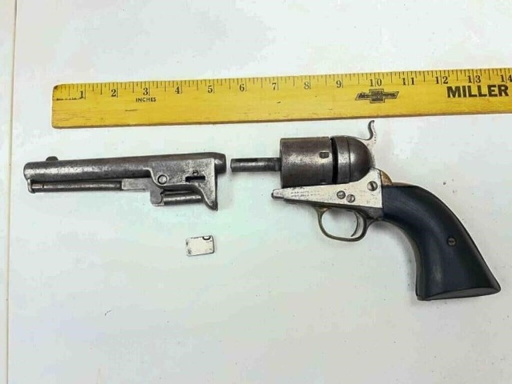 colt-revolver-image-1