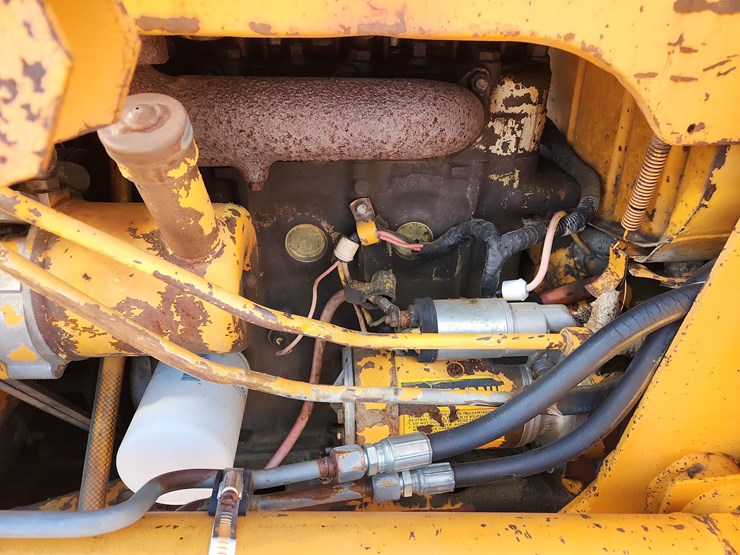 case-380-roadrunner-tractor-with-case-436-loader-image-30