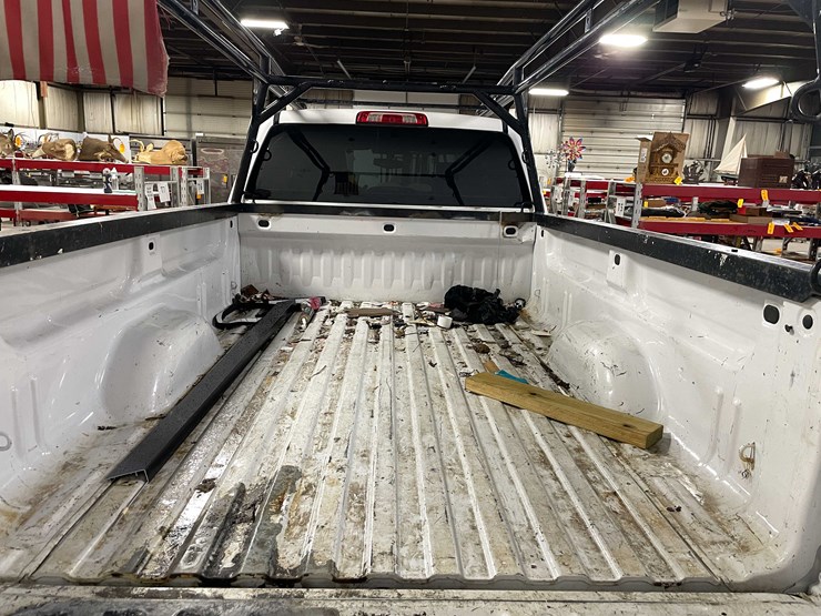 2015-chevrolet-silverado-2500hd-image-26