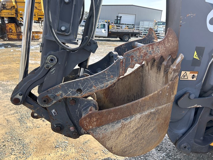 2012-volvo-bl70b-image-47