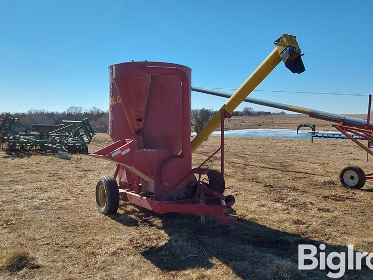 new-holland-351-image-3