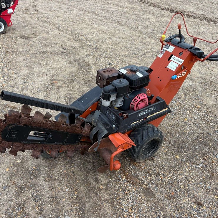 1999 DITCH WITCH 1030