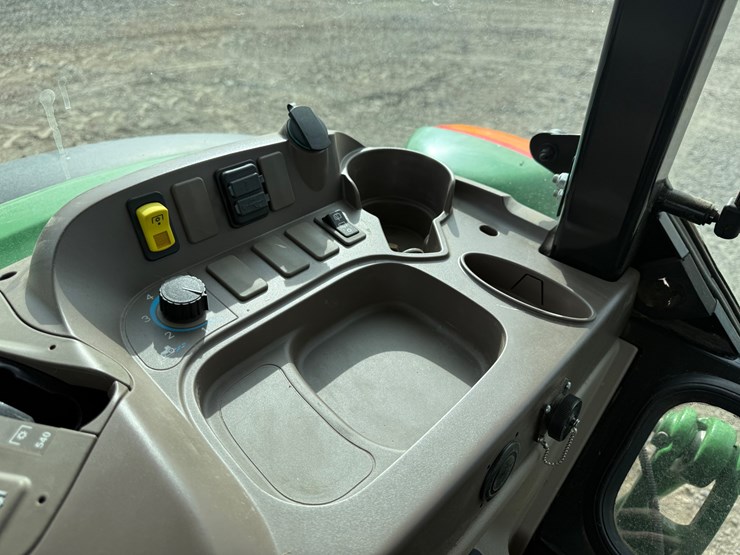 2024-john-deere-5130m-image-23