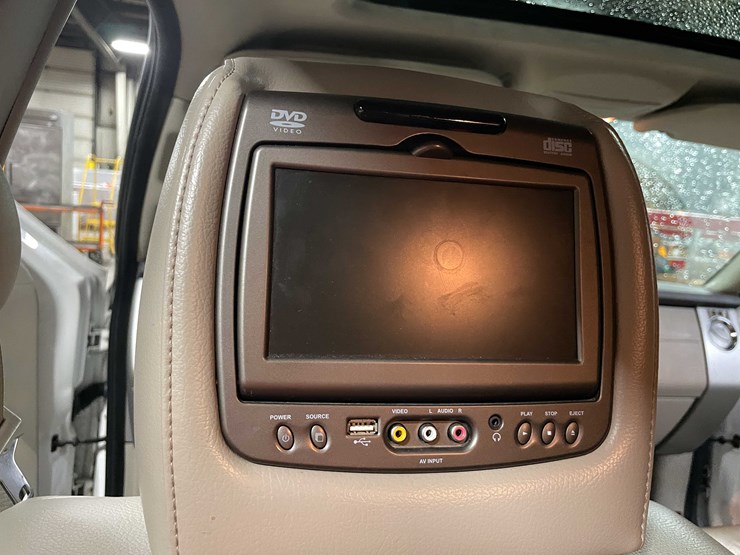 2014-ford-expedition-limited-image-31