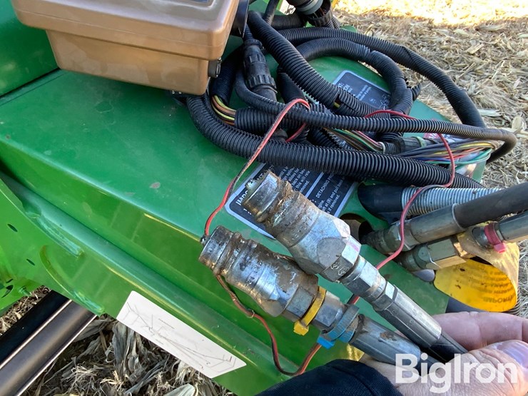 2014-john-deere-569-image-15