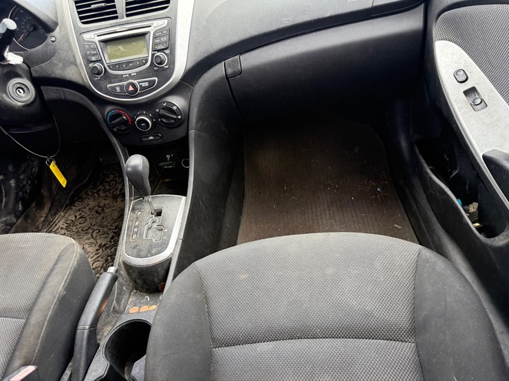 #38615-•-2013-hyundai-accent-sedan-kmhct5ae9du086575-inv#-38615-image-30