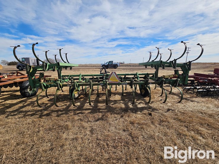 john-deere-1010-image-6