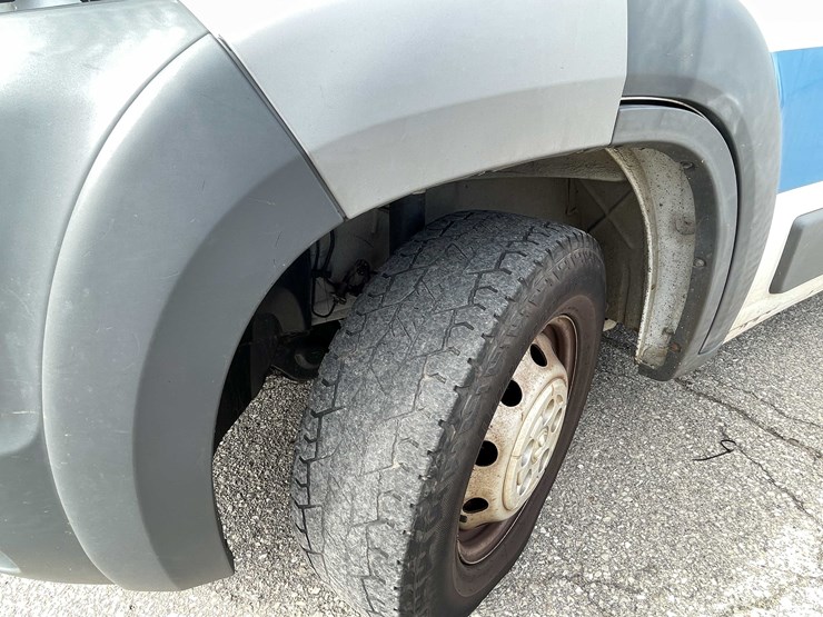 #1426-•-2016-white-ram-van-(has-wi-title)-(of)-image-9