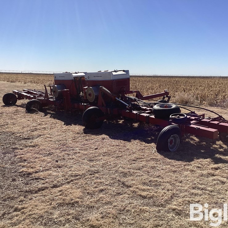 Case IH 16R30 Planter