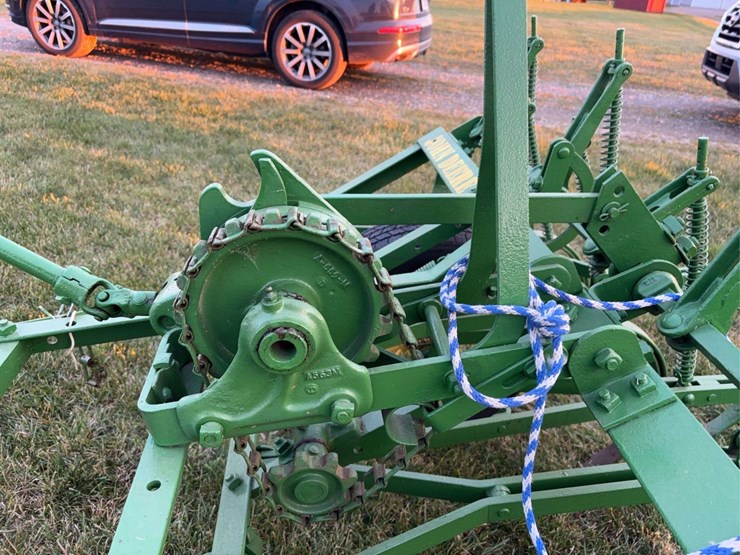 john-deere-van-brunt-cca-field-cultivator-image-16
