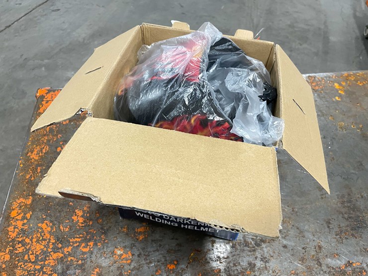 #2332-•-new-welding-helmet-(cw)-image-11