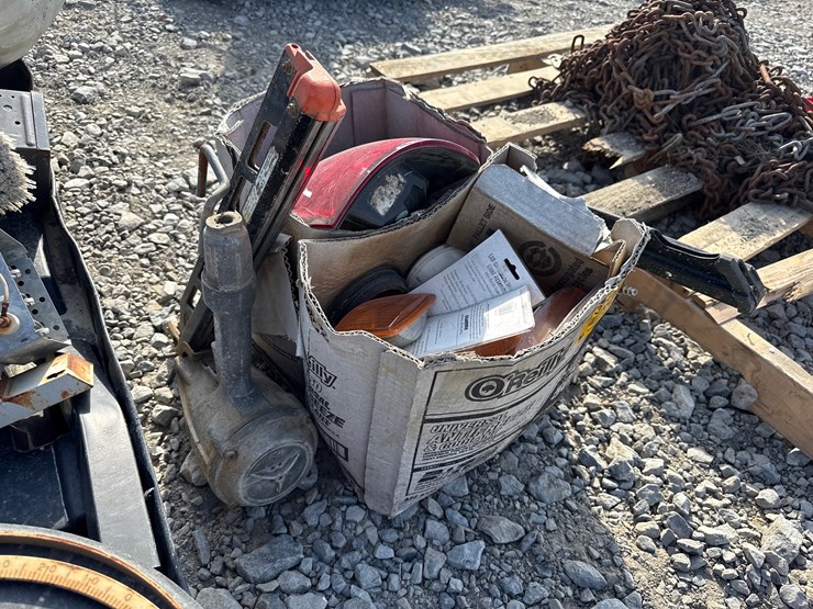 #33465-•-lot-of-tail-lights-&-(2)-air-nailers-inv#-33465-image-2
