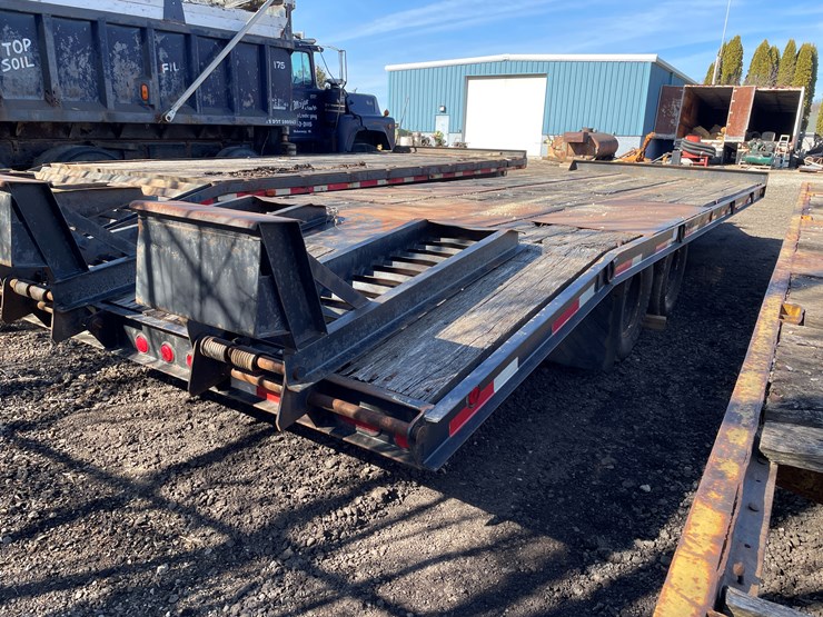 #6061-•-2004-redi-haul-12-ton-tandem-axle-flatbed-equipment-trailer-(has-wi-title)-image-4