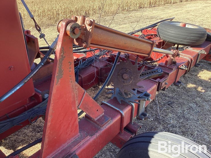 case-ih-16r30-planter-image-17
