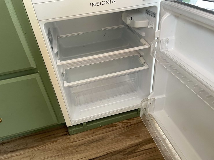 #1435-•-1978-airstream-land-yacht-31'---fully-remodeled,-road-ready-(has-wi-title)-(of)-image-82