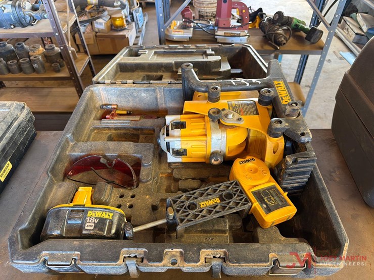 dewaltdw073-18v-rotary-laser-w/-case-image-1