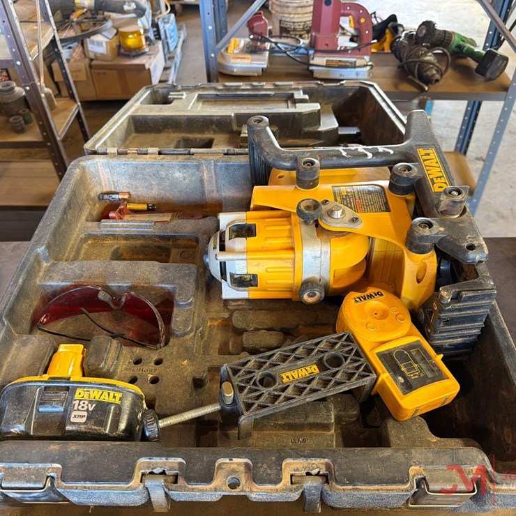 DEWALTDW073 18V ROTARY LASER W/ CASE