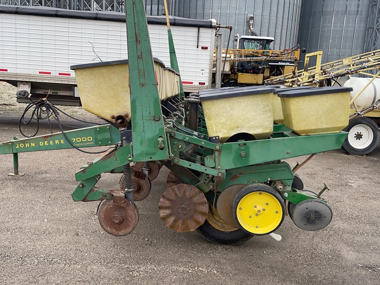 john-deere-7000-image-14