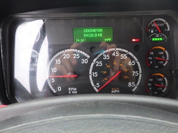 2018-freightliner-m2-15'-t/a-dump-truck-image-31