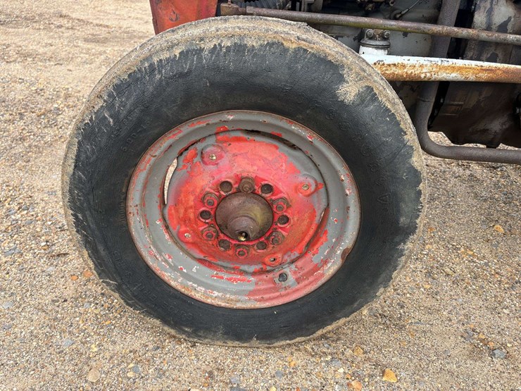 massey-ferguson-35-image-7