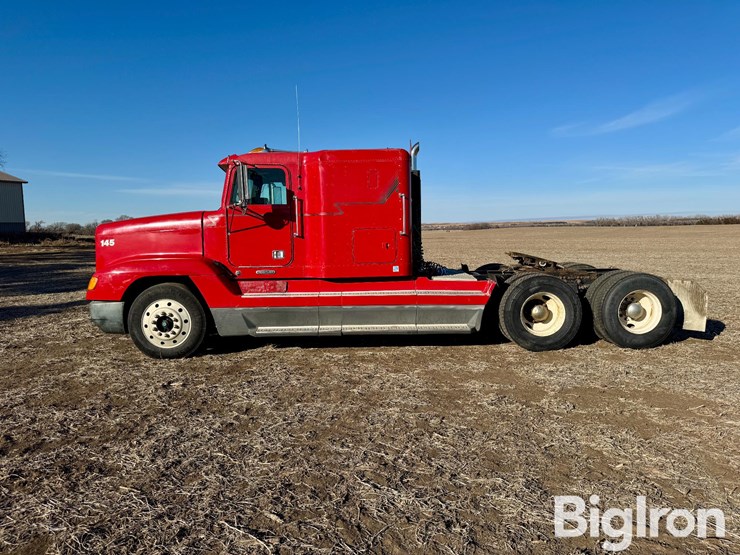 1997-freightliner-fld120-image-8