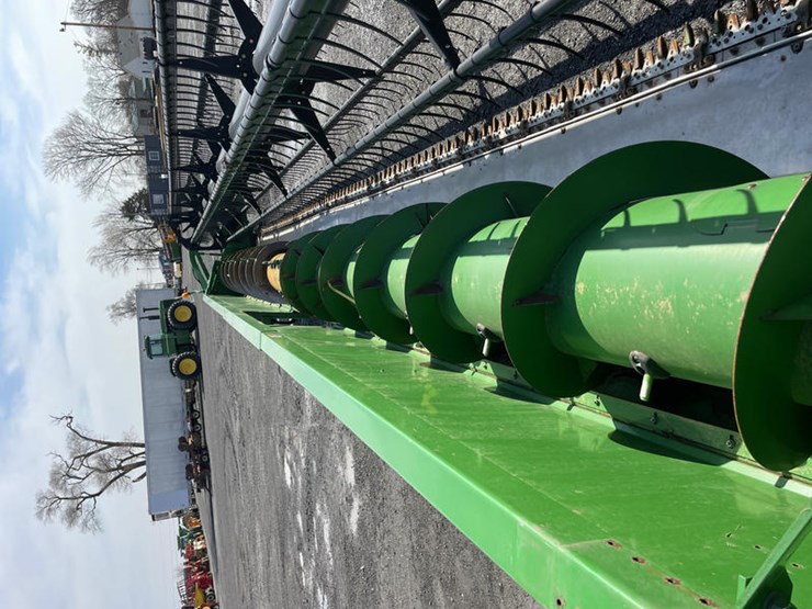 2014-john-deere-635f-image-15