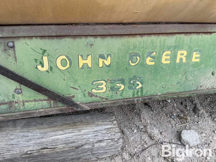john-deere-335-image-19