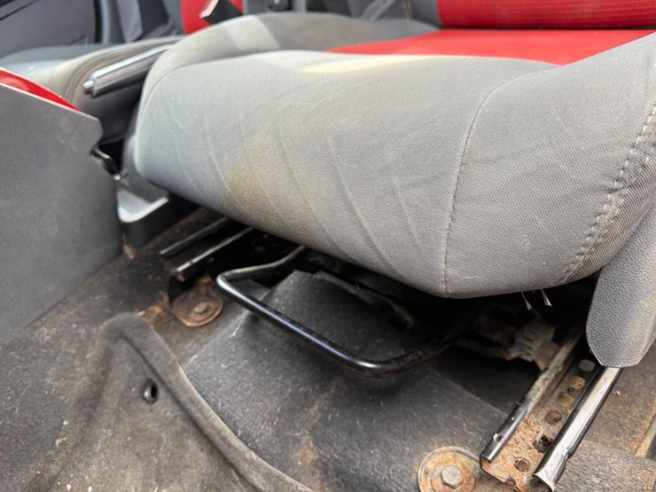 2008-dodge-caliber-image-25