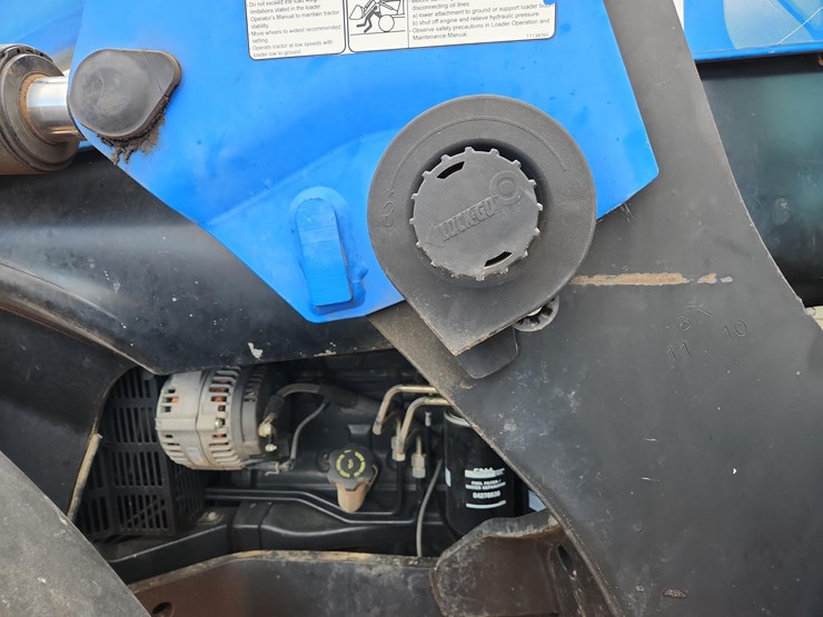 2010-new-holland-t7050-image-40