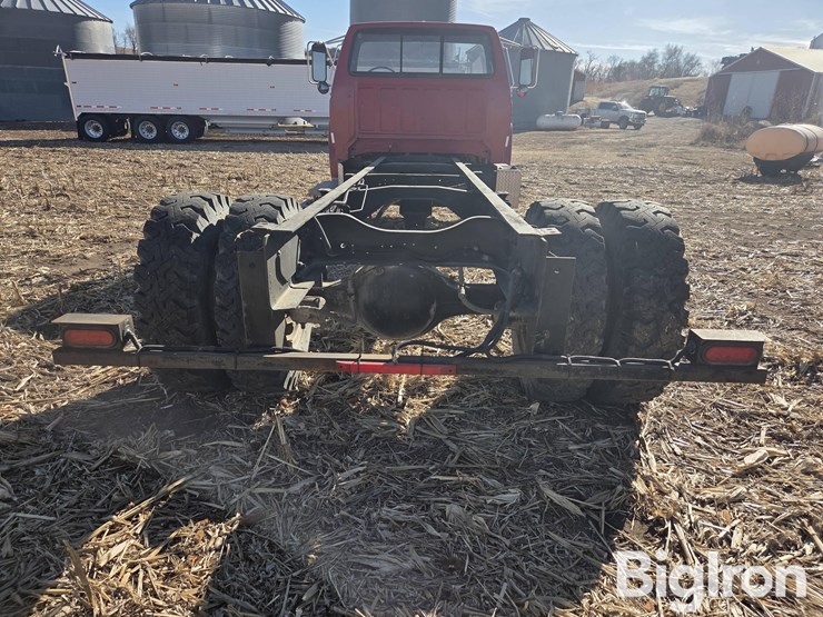 1992-ford-f700-image-6