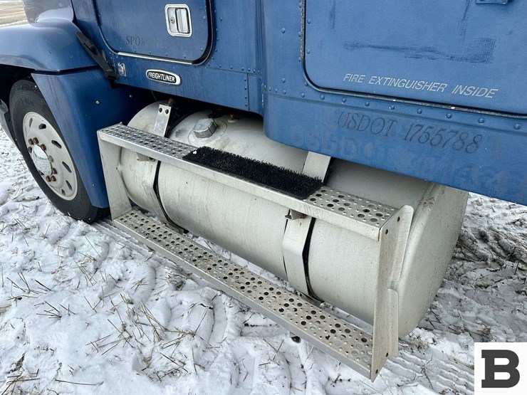 1999-freightliner-fld120-image-71